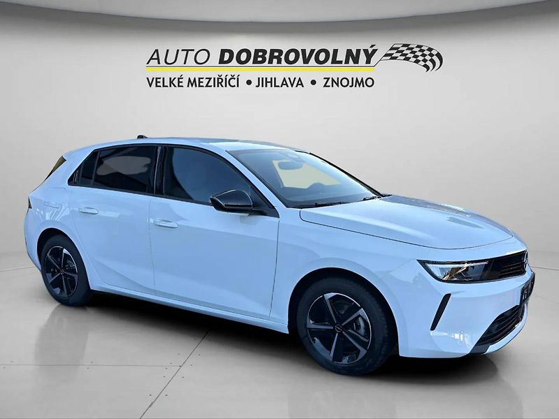 Opel Astra Edition HB 1.2 TURBO (96kW/130 - fotka 10 z 23