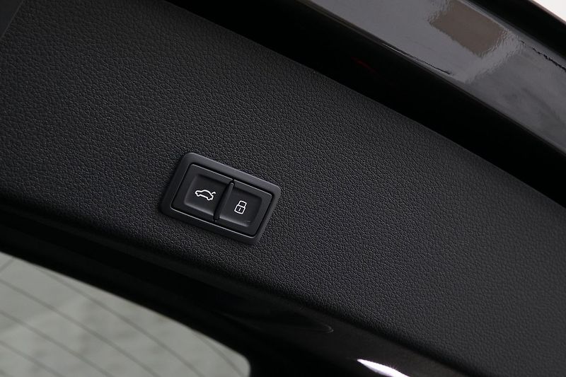 Audi e-tron 55 300kW Tažné HUD NightVision - fotka 49 z 50