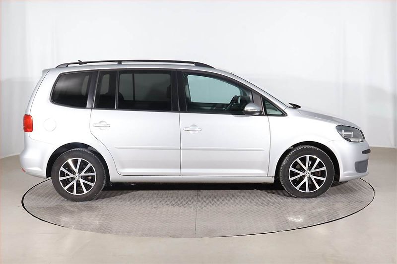 Volkswagen Touran (2013) 1.6 TDI, Automat, Serv.kniha - fotka 6 z 22