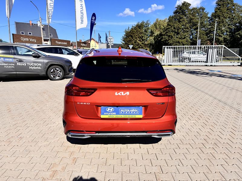 Kia Ceed 1.5T-GDi 118kW GT LINE AUTOMAT - fotka 6 z 38