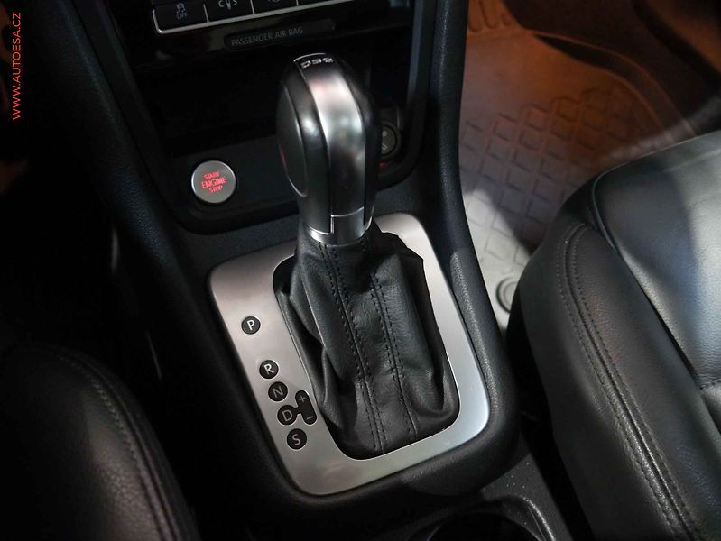 Volkswagen Sharan (2013) 2.0. TDI, servis.kniha, DSG - fotka 19 z 24
