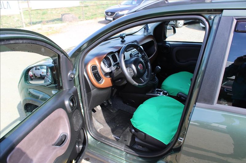 Fiat Panda 1,3 D  CROSS, VELKÝ SERVIS - fotka 9 z 24