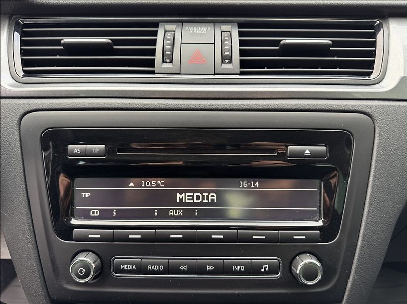 Škoda Rapid 1,2 TSI,63kW,tažné,1.maj.,ČR - fotka 40 z 50