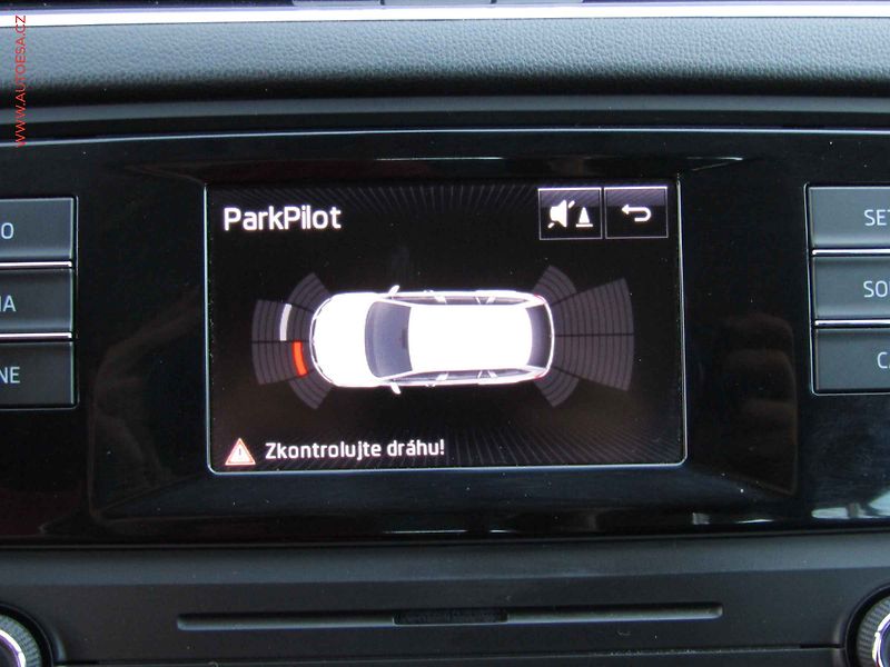 Škoda Octavia (2015) 2.0 TDi, ČR, Style - fotka 18 z 20
