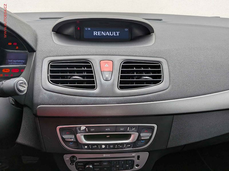 Renault Fluence (2015) 1.6 i, 1.maj,ČR, autoAC, temp - fotka 11 z 14