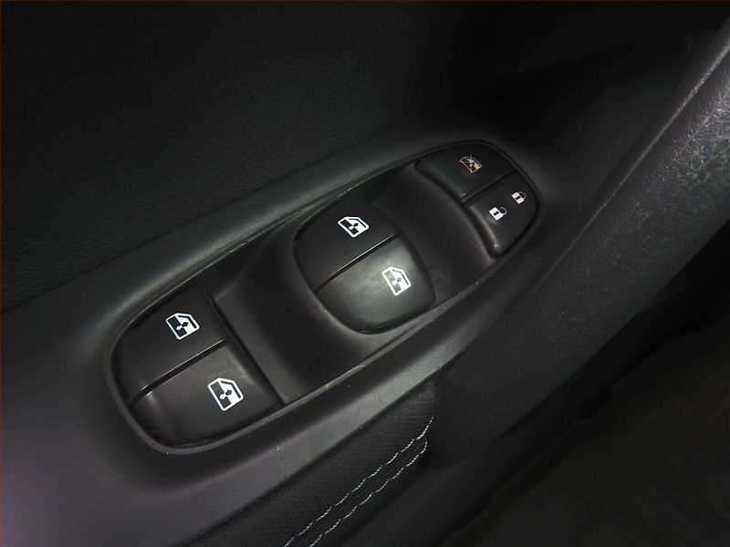 Nissan Qashqai (2017) 1.6 dCi, Automat, Navi - fotka 16 z 16