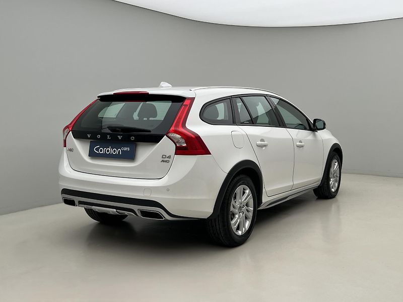 Volvo V60 CC D4 KINETIC AUT CZ - fotka 11 z 35