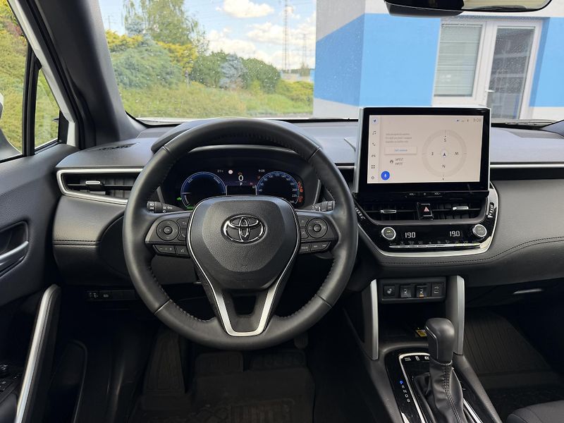 Toyota Corolla Cross 1,8i hybrid automat navigace - fotka 11 z 21
