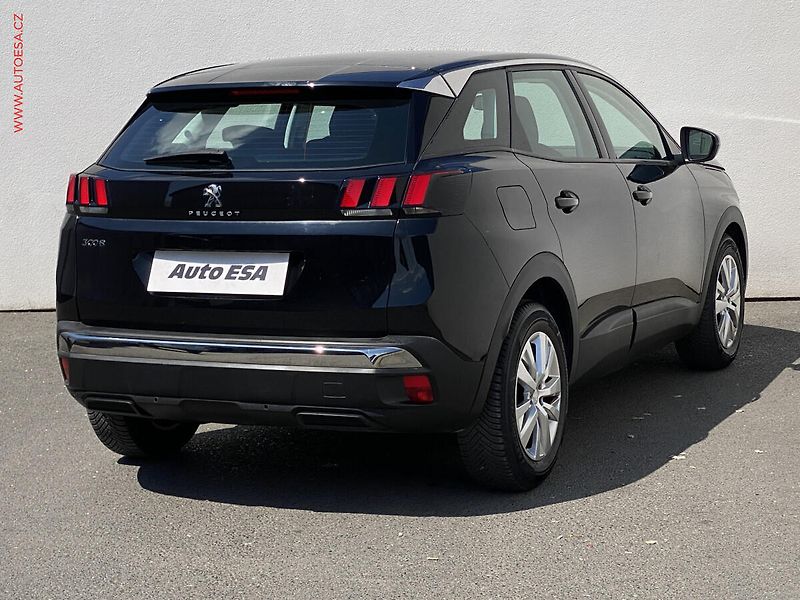 Peugeot 3008 (2020) 1.2PT, Active, AT - fotka 4 z 17