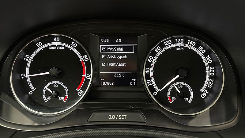Škoda Fabia 1.0 TSI Ambition Combi - fotka 24 z 25