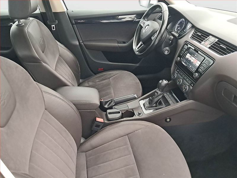 Škoda Octavia (2016) Laurin&Klement 1.8 TSI, 4X4 - fotka 9 z 17