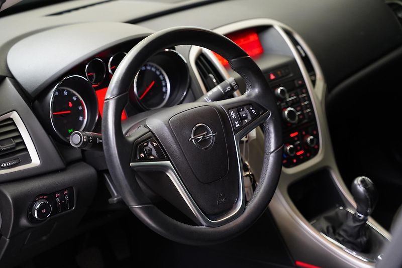 Opel Astra - fotka 13 z 22