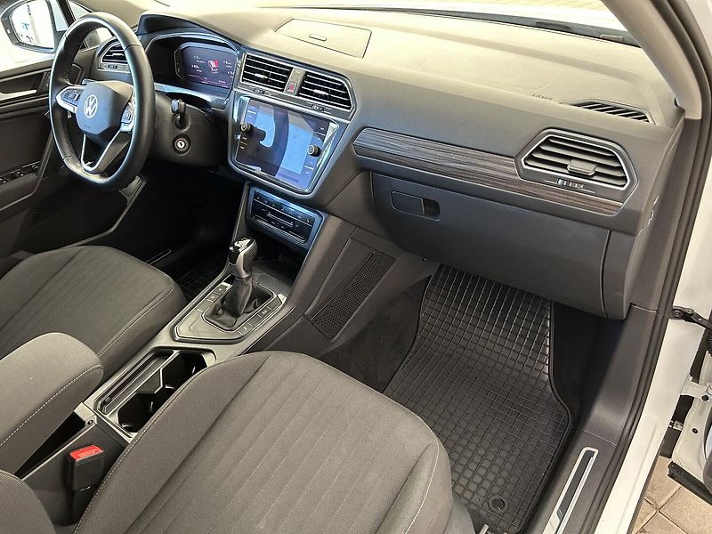Volkswagen Tiguan Allspace 2.0 TDI 4x4 Elegance - fotka 25 z 30
