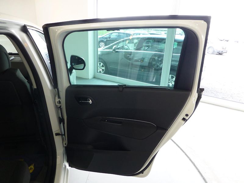 Peugeot 5008 (2014) 1,6HDI*NAVIGACE.*PARKS**NEW - fotka 19 z 24