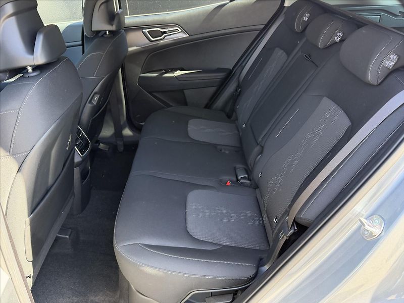 Kia Sportage 1,6 T-GDi  4x2 HEV AT Exclusiv - fotka 8 z 9