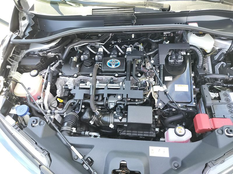 Toyota C-HR 1.8 hybrid business, navigace - fotka 27 z 27