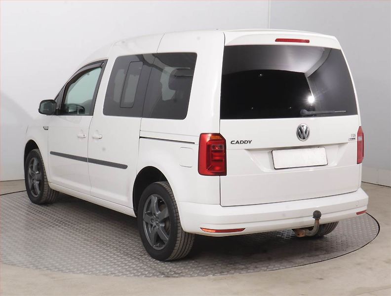 Volkswagen Caddy (2015) 2.0 TDI, 5Míst, 1Maj - fotka 4 z 15