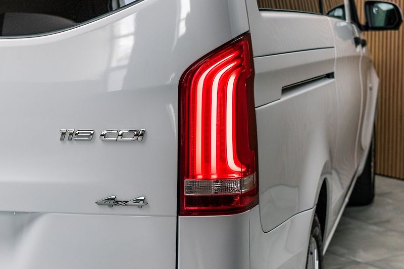 Mercedes-Benz Vito 119 CDi 4x4*LONG*8.MÍST*DPH*ČR - fotka 36 z 39