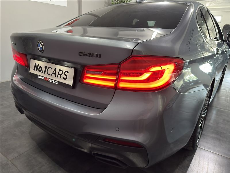 BMW Řada 5 3,0   540i LUXURY M-PAKET HARM - fotka 31 z 40