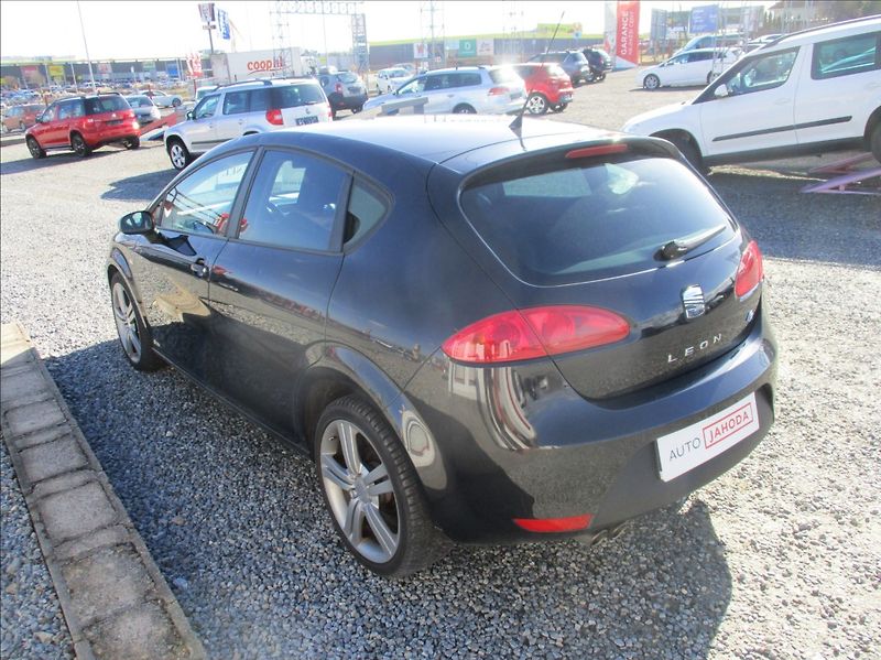 Seat Leon 1,9 TDI FR, aut. klima, 125kw, - fotka 6 z 31