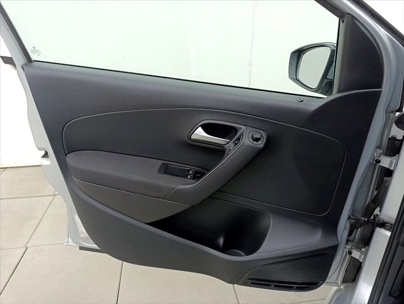 Volkswagen Polo 1,4 TDi Klimatizace Záruka - fotka 12 z 30