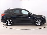 BMW X1 (2022) Advantage xDrive18d, 4X4 - náhled 6