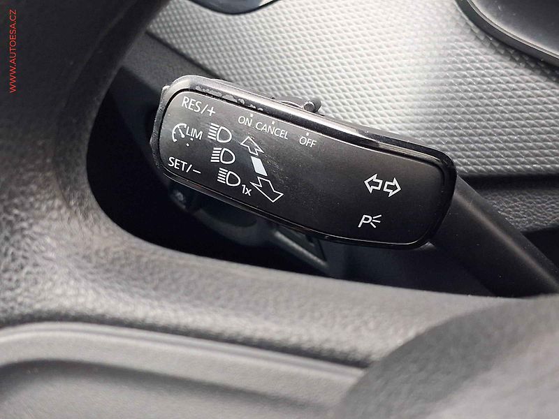 Škoda Scala (2020) 1.0 TSi, AC, park.čidla - fotka 13 z 17