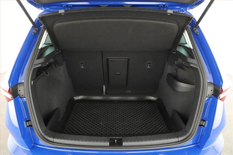 Škoda Karoq (2023) 1.0 TSI - fotka 10 z 16