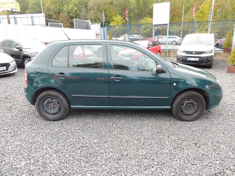 Škoda Fabia (2005) 1.2HTP,40kw,ČR,1majitel - fotka 3 z 33