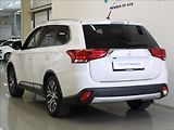 Mitsubishi Outlander 2,3 DI-D 110kW 4x4 7-míst ČR - náhled 2