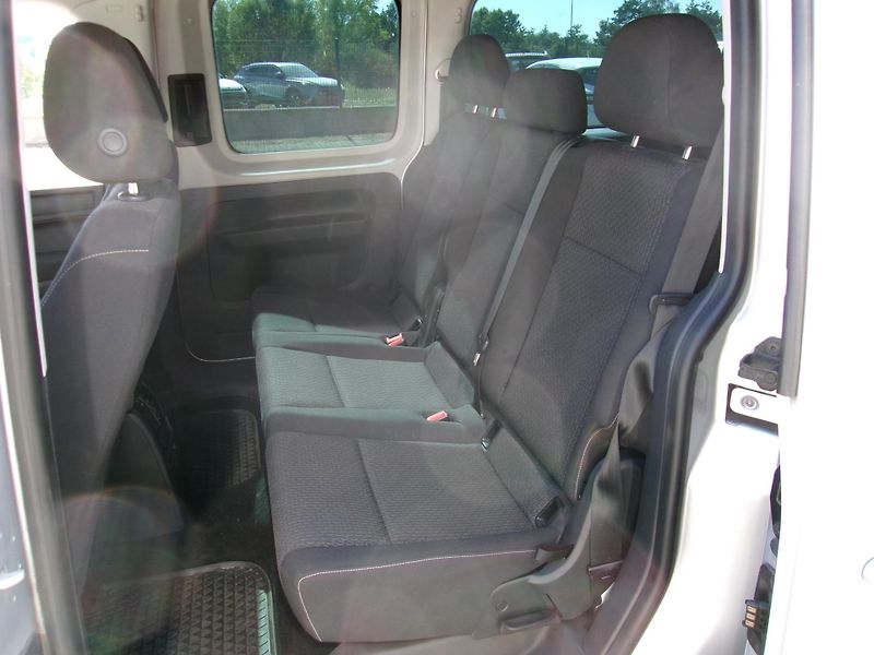 Volkswagen Caddy Maxi - fotka 10 z 18