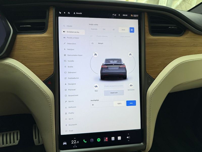 Tesla Model X Performance Ludicrous Mode - fotka 17 z 42