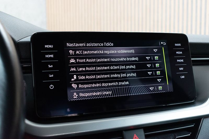 Škoda Kamiq 1.5TSI DSG*STYLE*ACC*KAMERA*ČR - fotka 30 z 42