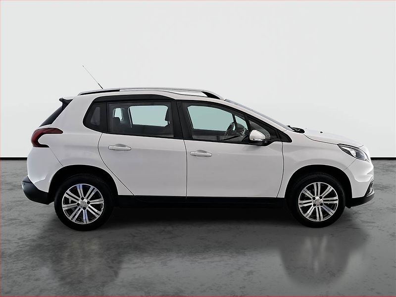 Peugeot 2008 (2018) 1.2 PureTech, Xenony, Tempomat - fotka 6 z 16