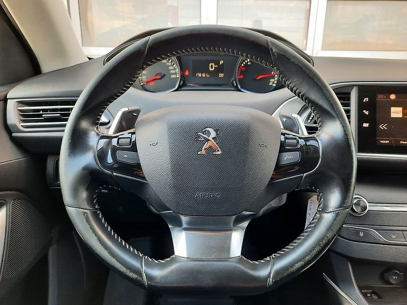 Peugeot 308 SW ACTIVE 1,5 BHDi EAT8 - fotka 17 z 25