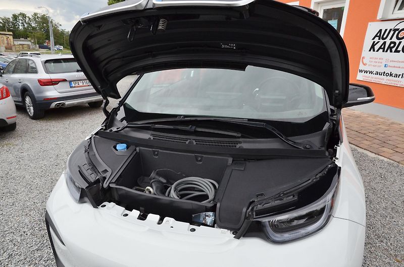 BMW i3 (2022) 120Ah // REZERVOVÁNO // - fotka 32 z 36