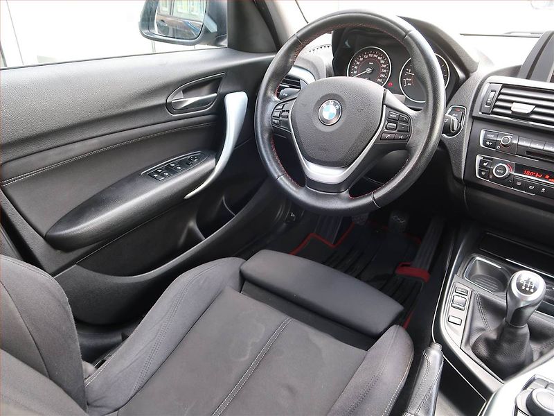 BMW Řada 1 (2014) Comfort 114i, Xenony, Tempomat - fotka 7 z 17