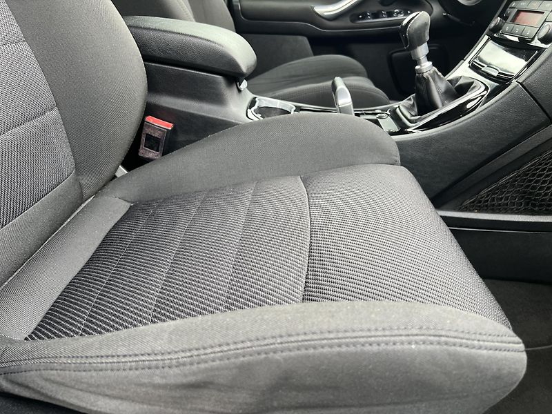 Ford S-MAX 2.0TDCi 7MÍST TAŽNÉ KLIMA ALU - fotka 37 z 46
