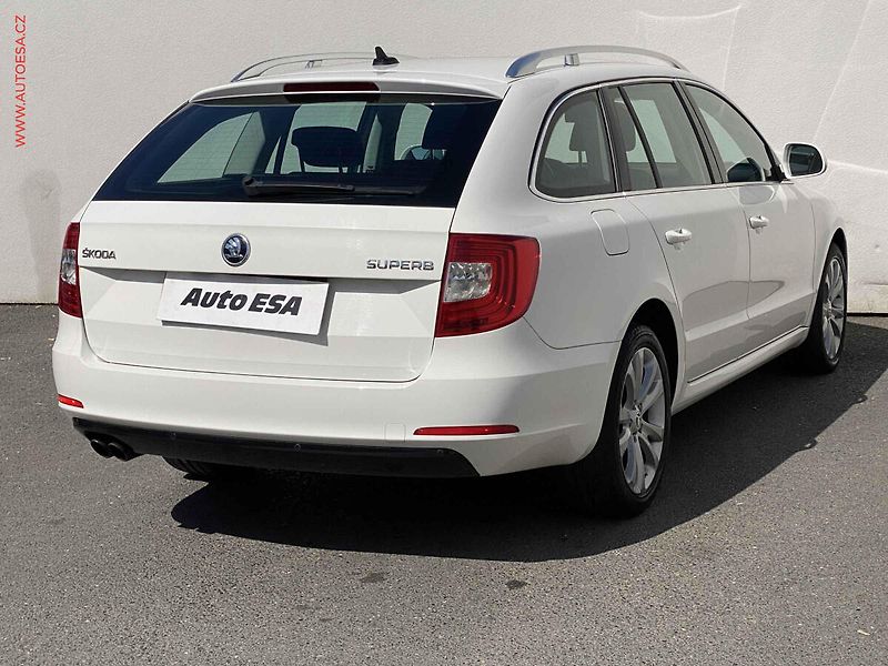 Škoda Superb (2015) 2.0 TDi, Ambition, bixen, - fotka 4 z 18