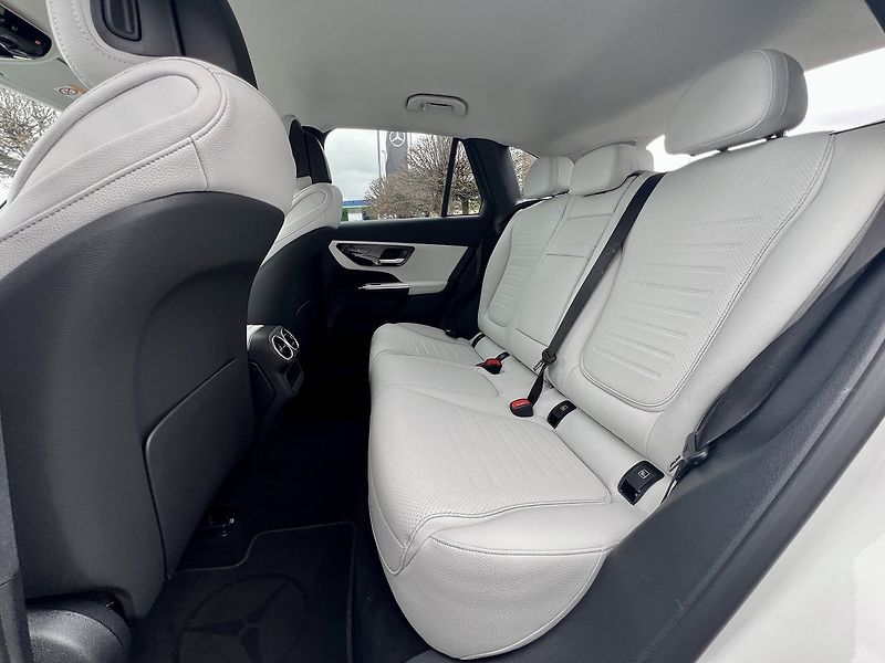 Mercedes-Benz GLC (2025) 300 de 4M Plug-In hybrid - fotka 10 z 29