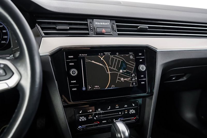 Volkswagen Passat TDI 4M 147kW R-Line - fotka 12 z 21