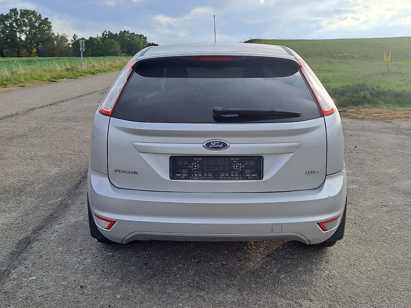 Ford Focus (2011) 1.6 TDCi, DOLOŽENÉ KM, PĚKNÝ  - fotka 6 z 30