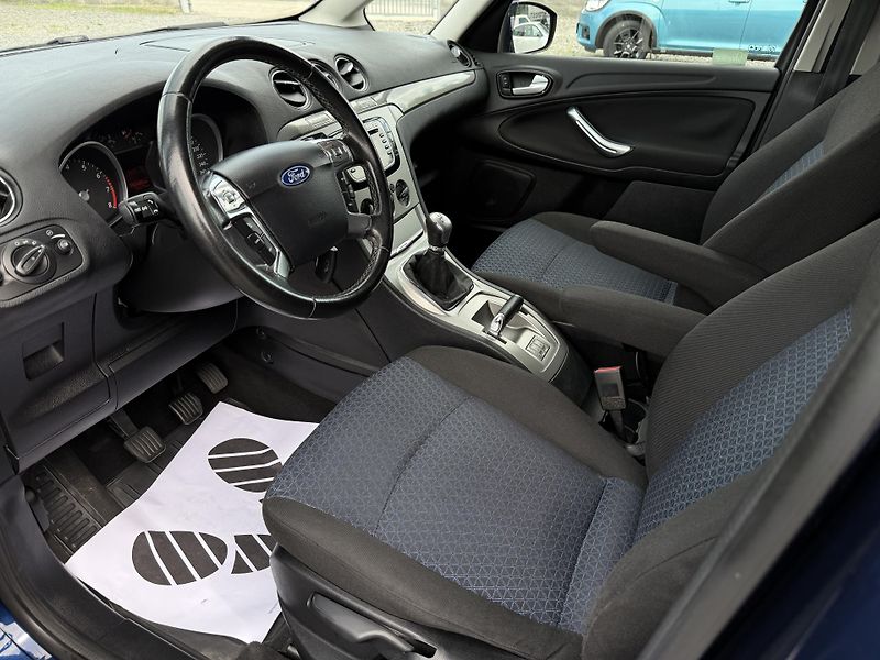 Ford Galaxy 2.0i 107kW 7míst - fotka 9 z 18