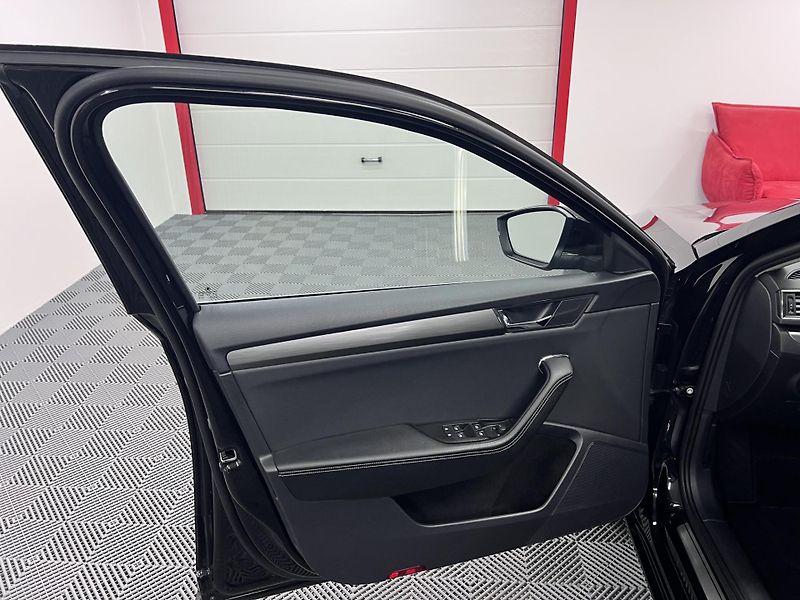 Škoda Superb 2.0 TSI 140 kW Style Servis - fotka 13 z 50
