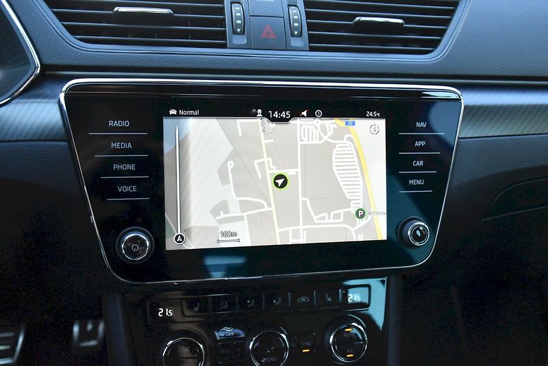 Škoda Superb (2021) Sportline 1.5 TSI DSG - fotka 21 z 35