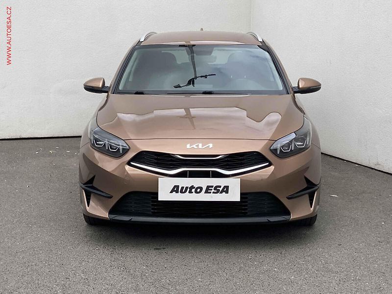 Kia Ceed (2023) 1.5 T-GDi SW, 1.maj,ČR, TOP - fotka 2 z 18