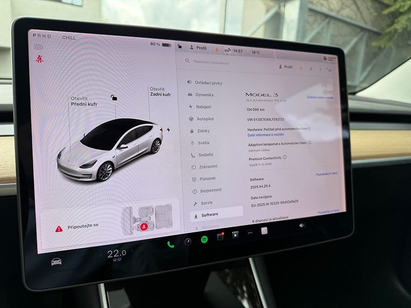 Tesla Model 3 SR Plus REZERVACE - fotka 25 z 39
