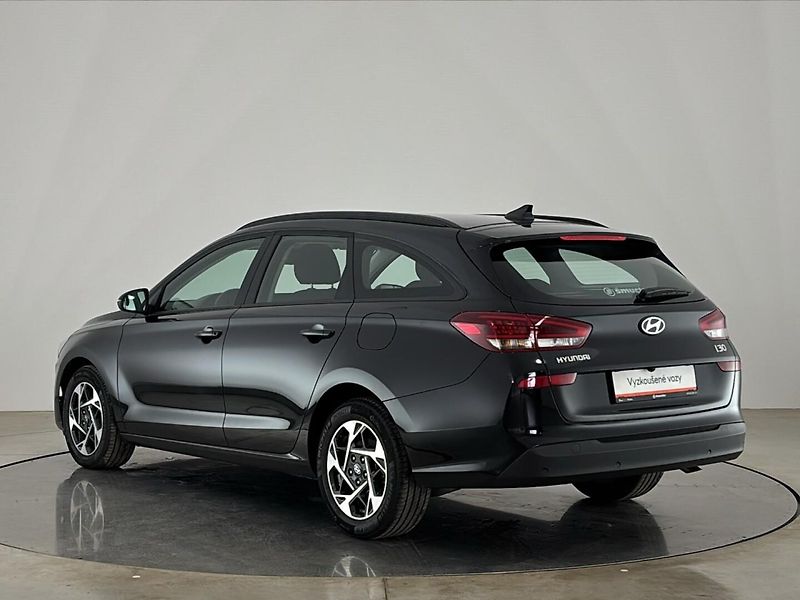 Hyundai i30 Smart DCT - fotka 15 z 26