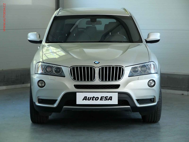 BMW X3 (2012) 3.0d xDrive 30d, 2.maj,ČR - fotka 2 z 24