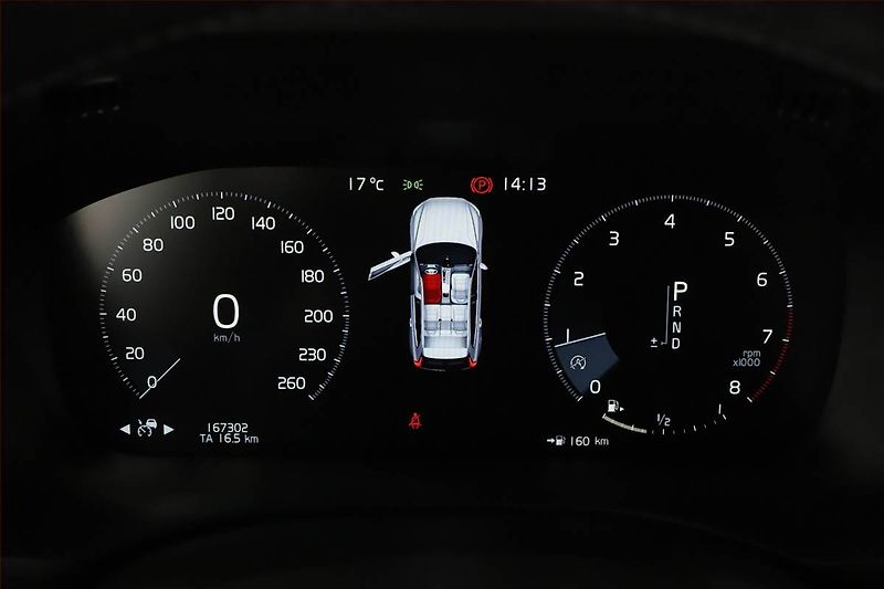 Volvo XC60 (2018) T5 AWD - fotka 9 z 19